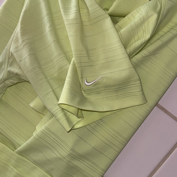 Nike Golf Dri-Fit green Striped Casual
Dress Shirt - men's XXL - Picture 4 of 4